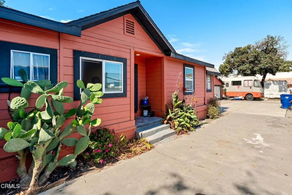 main property photo 10
