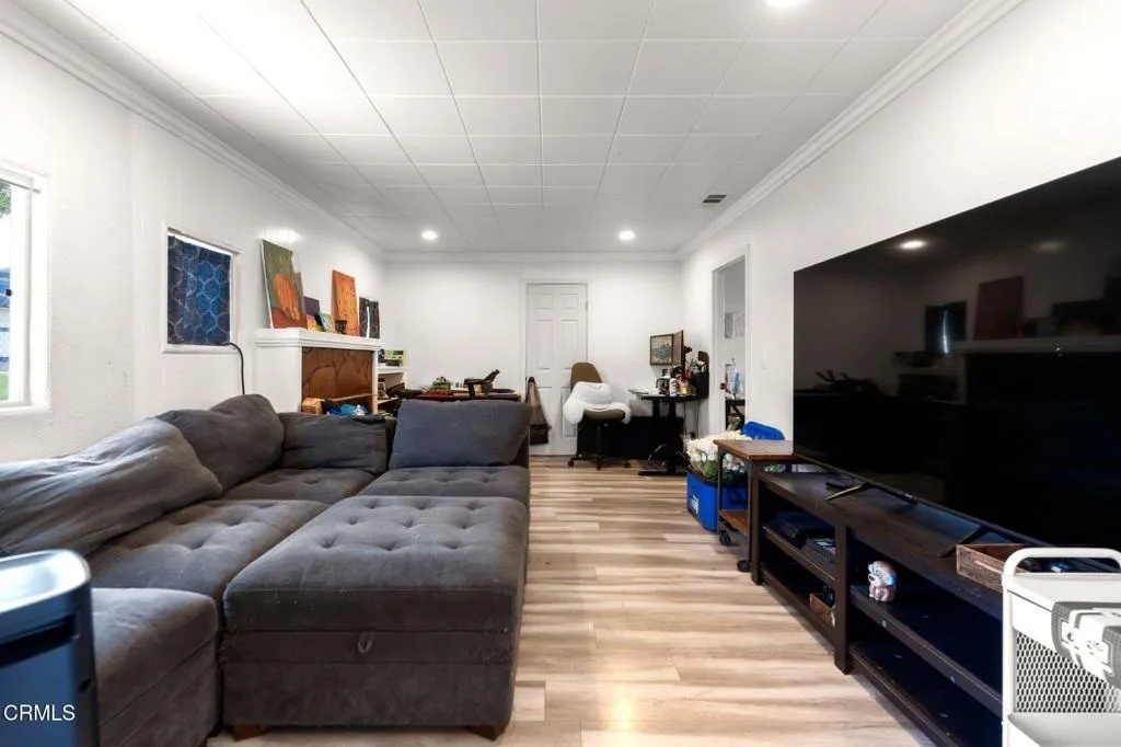 main property photo 13
