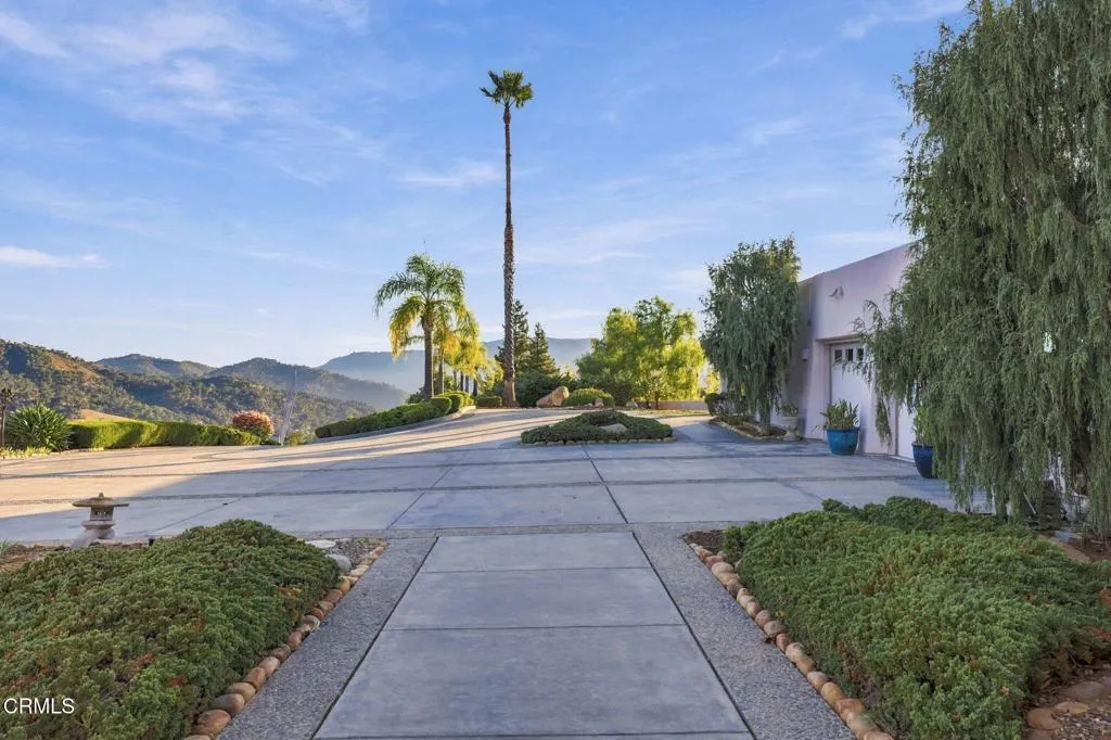 main property photo 9