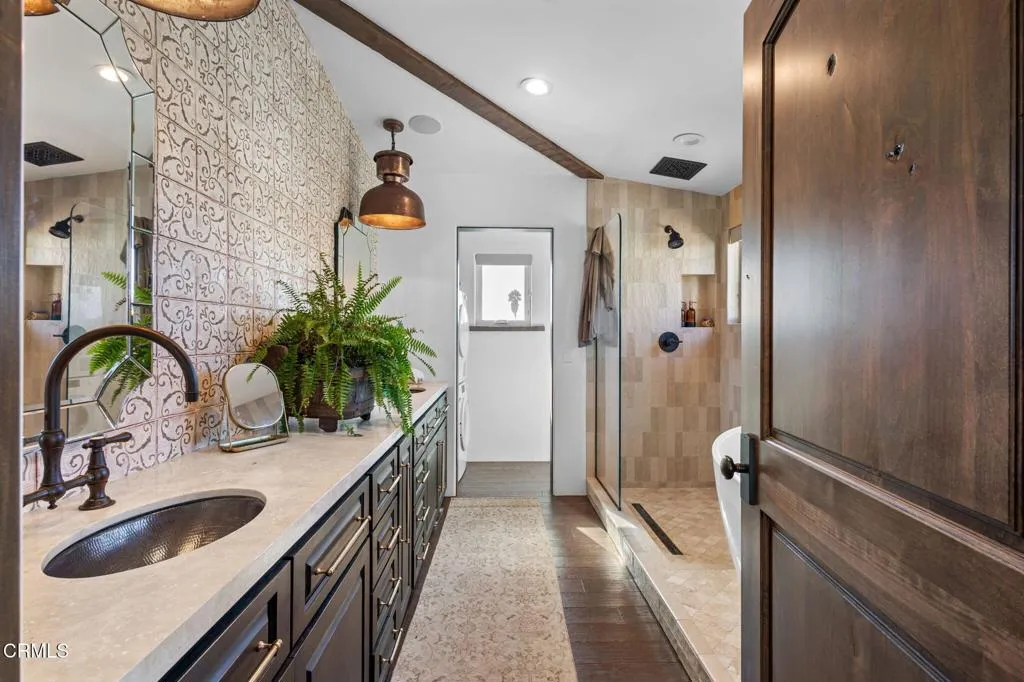 main property photo 64