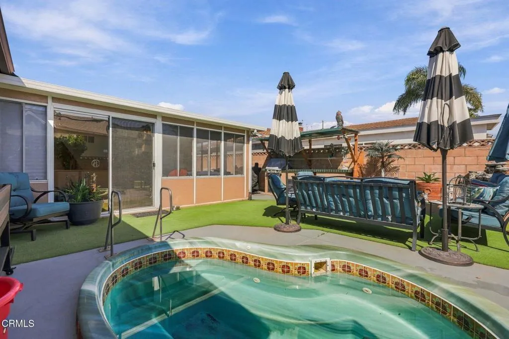main property photo 30