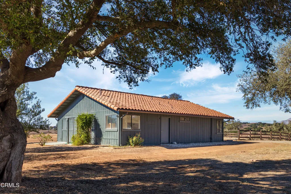 main property photo 40