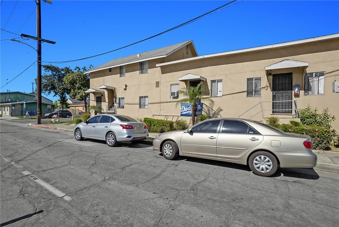 main property photo 14