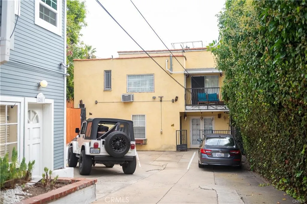 main property photo 12