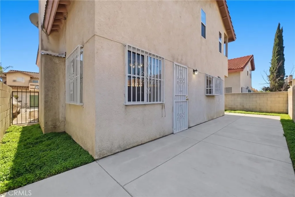 main property photo 8