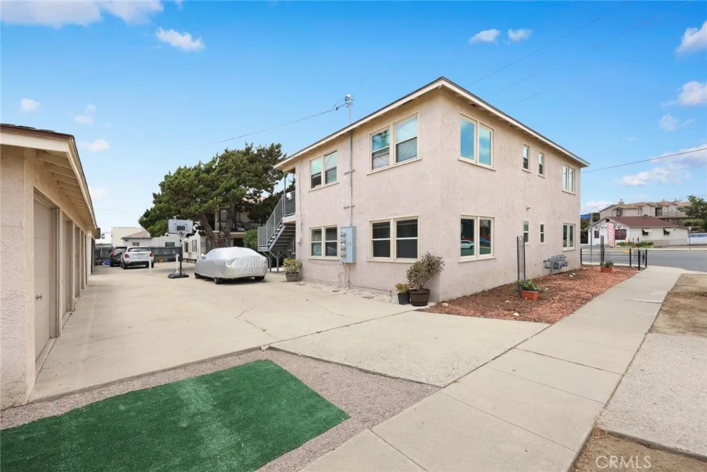 main property photo 16