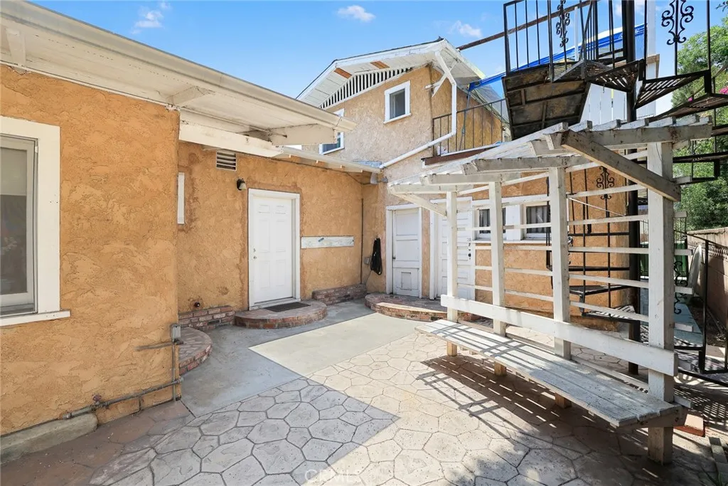 main property photo 40