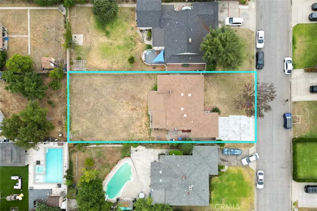 main property photo 18
