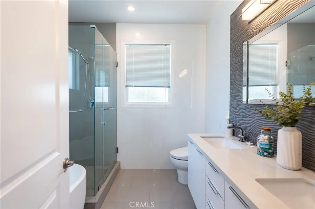main property photo 74