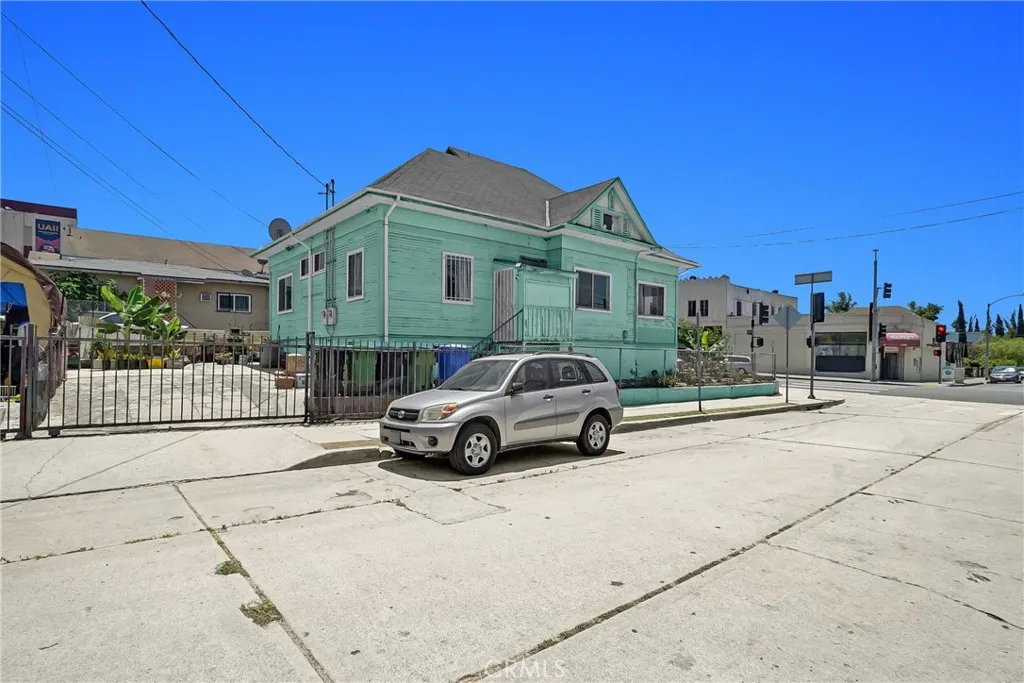 main property photo 3