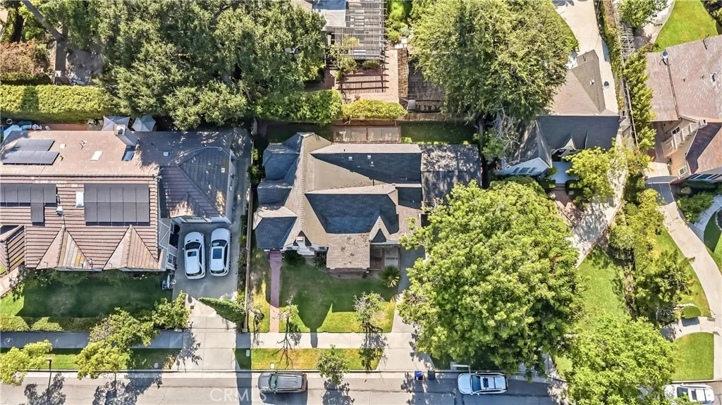 main property photo 33