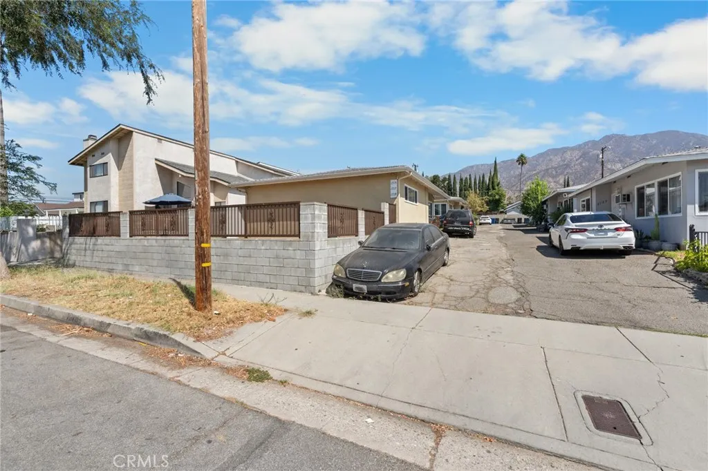 main property photo 9