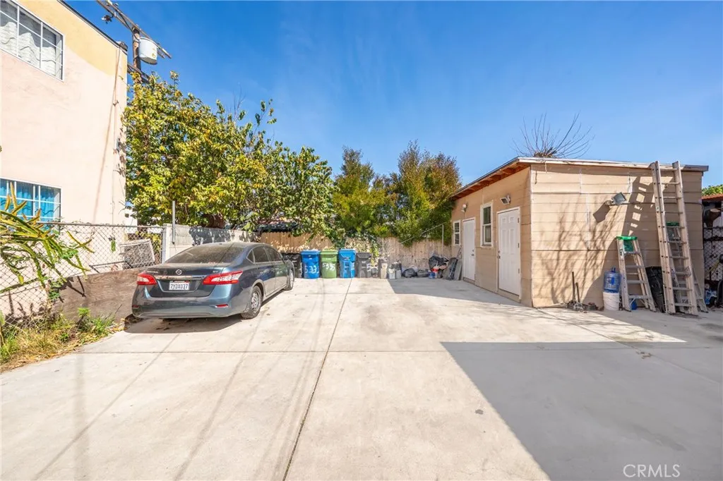 main property photo 11