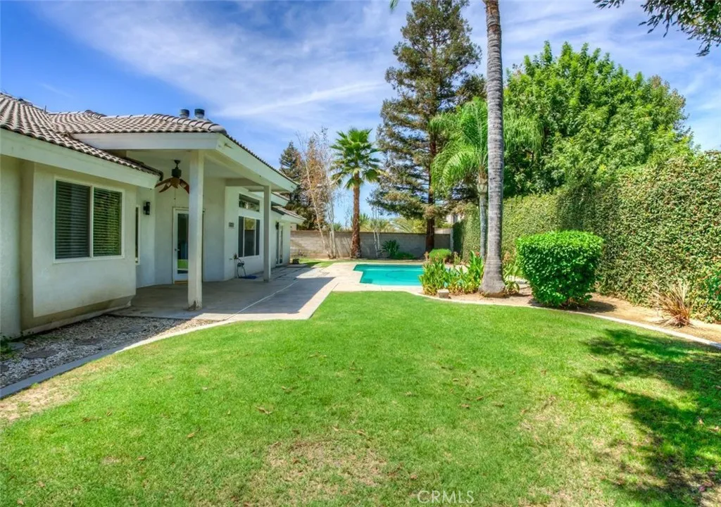 main property photo 14