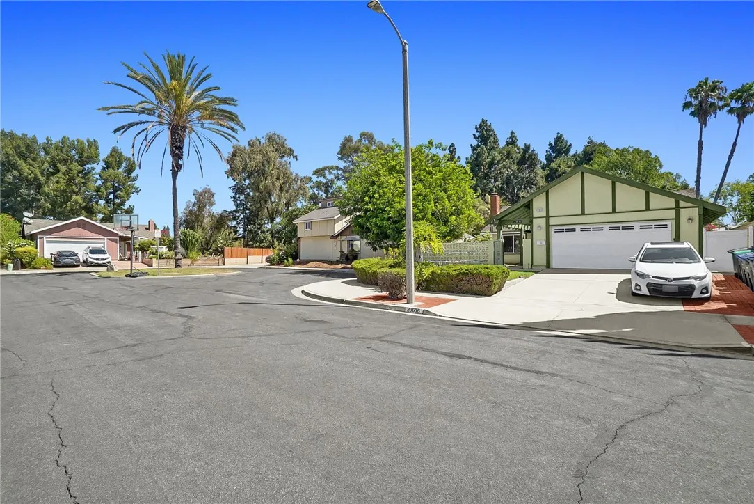 main property photo 13