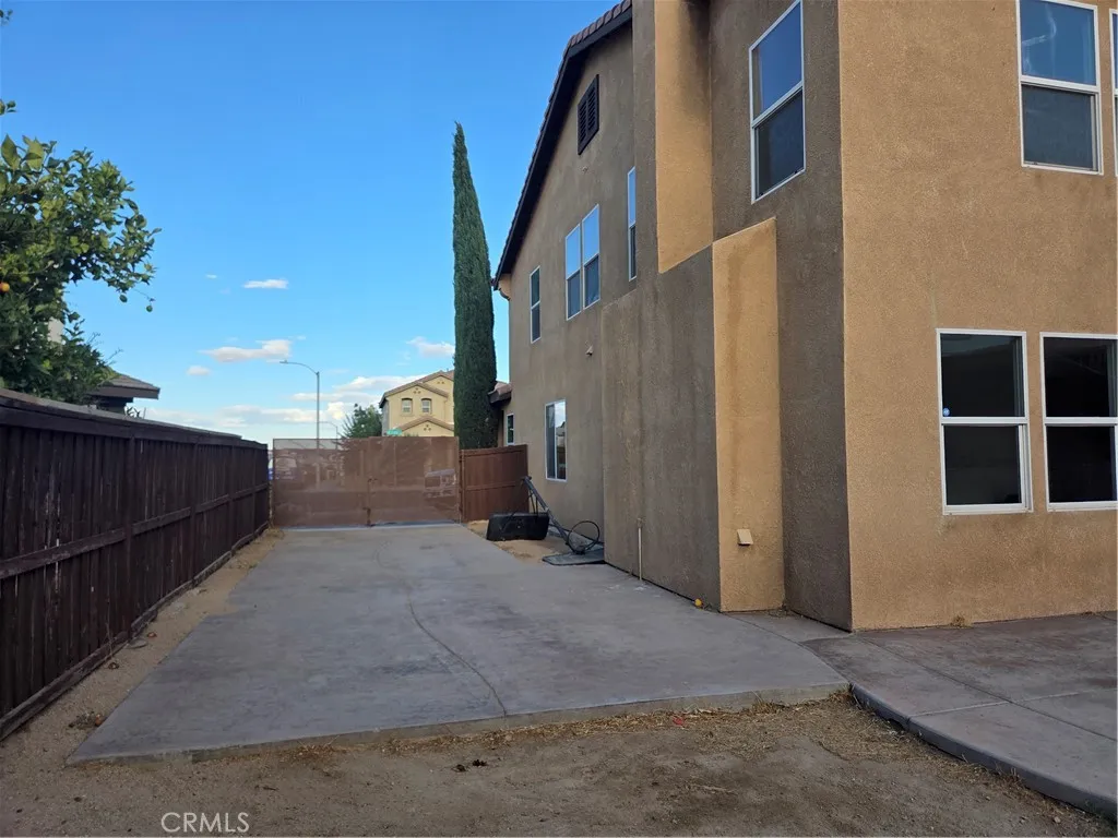 main property photo 10
