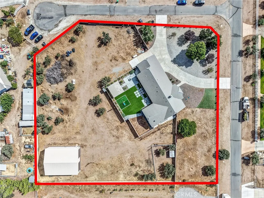 main property photo 30