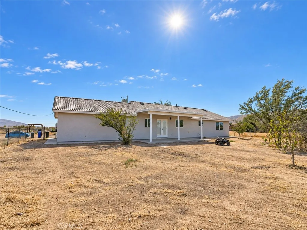 main property photo 23