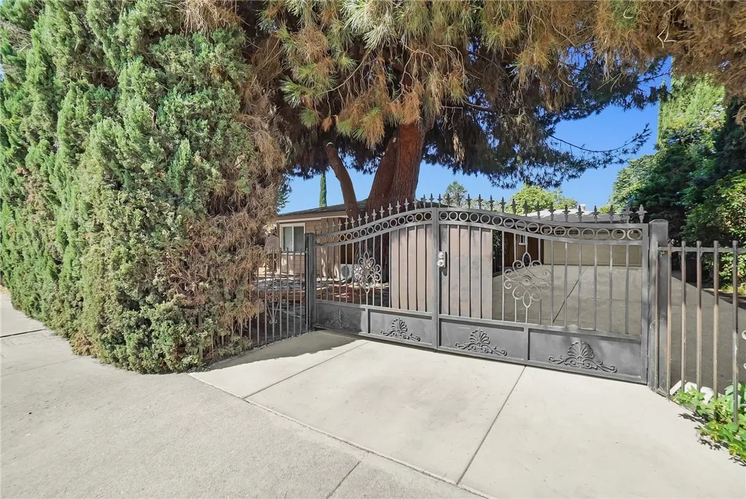 main property photo 40