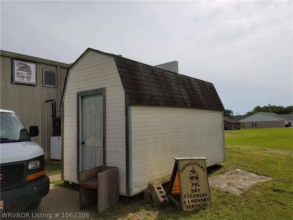 main property photo 16