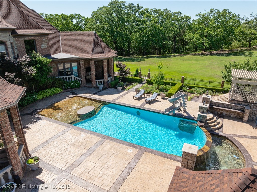 property viewer photo 47