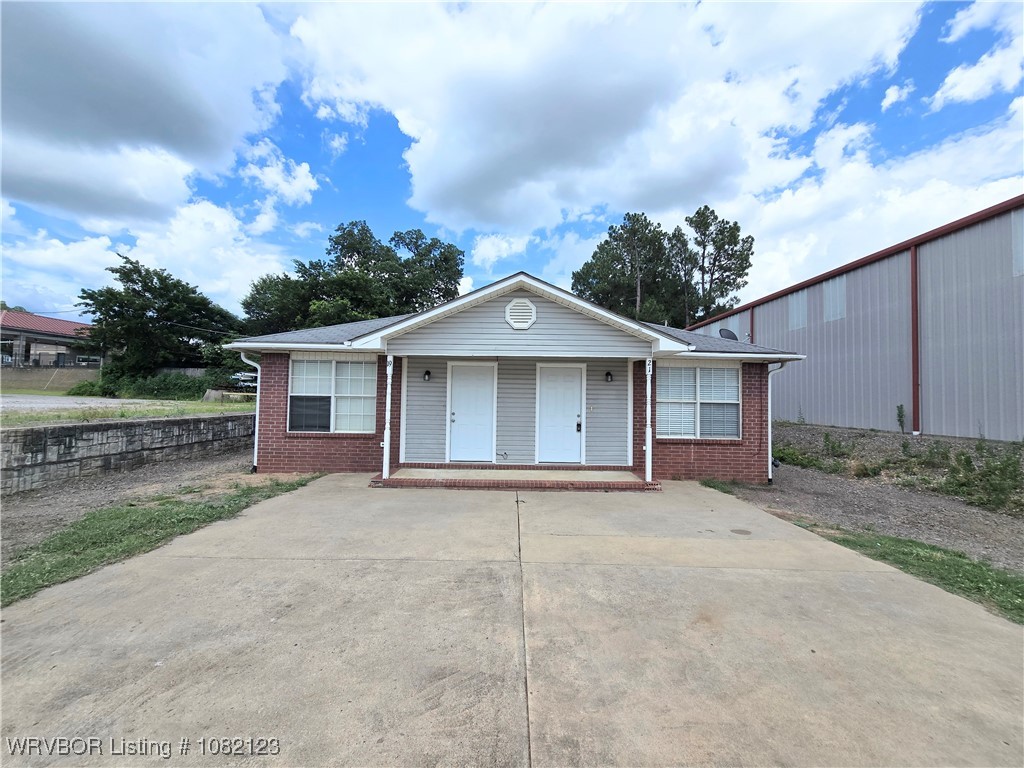 main property photo 0