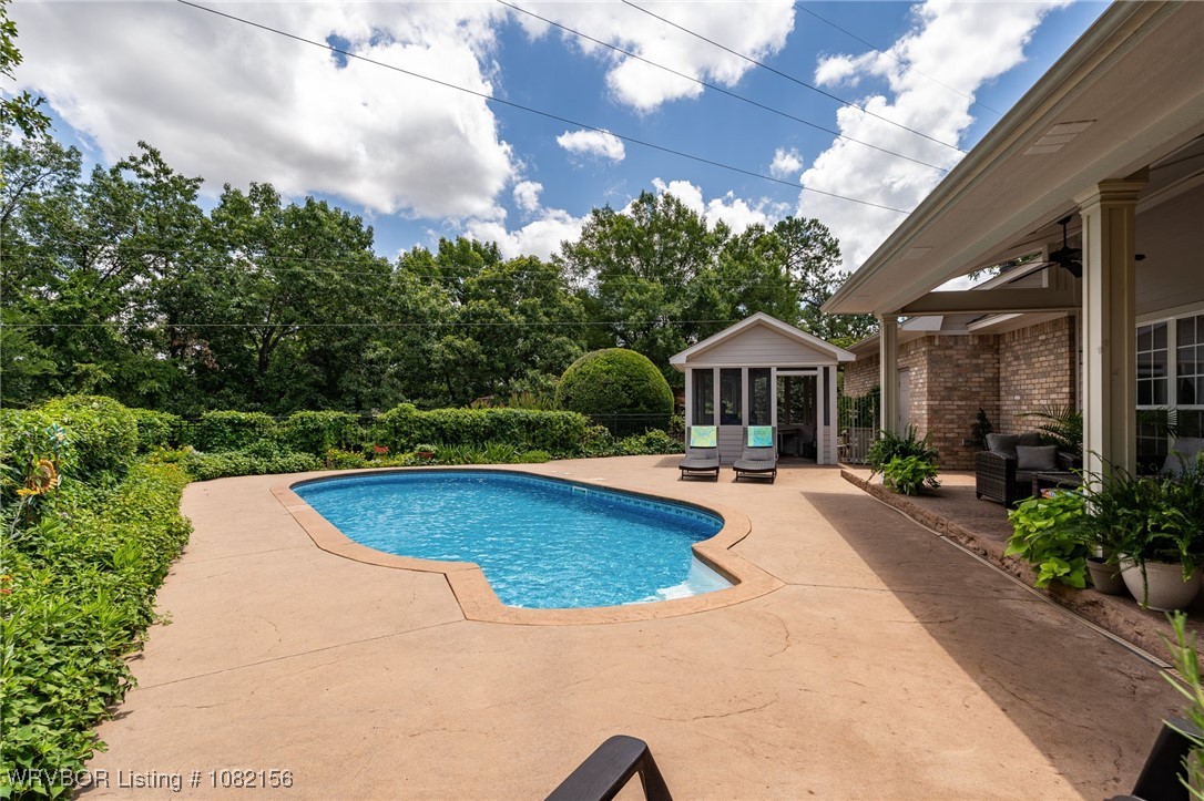 main property photo 34