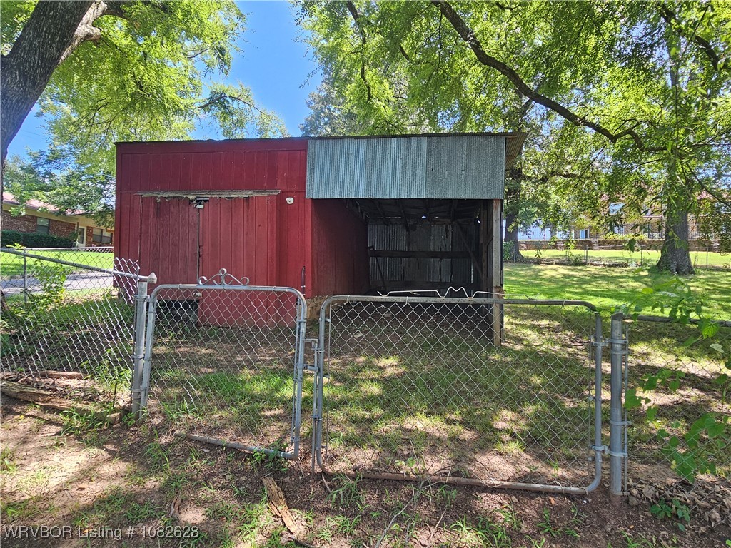 main property photo 13