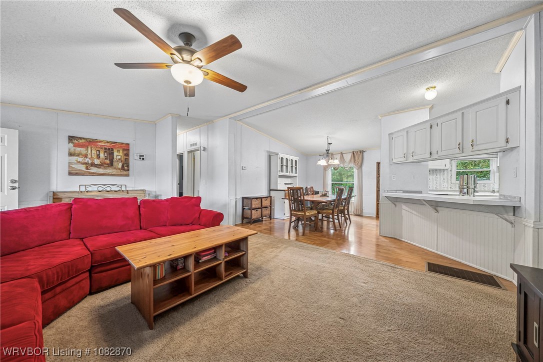 property viewer photo 9