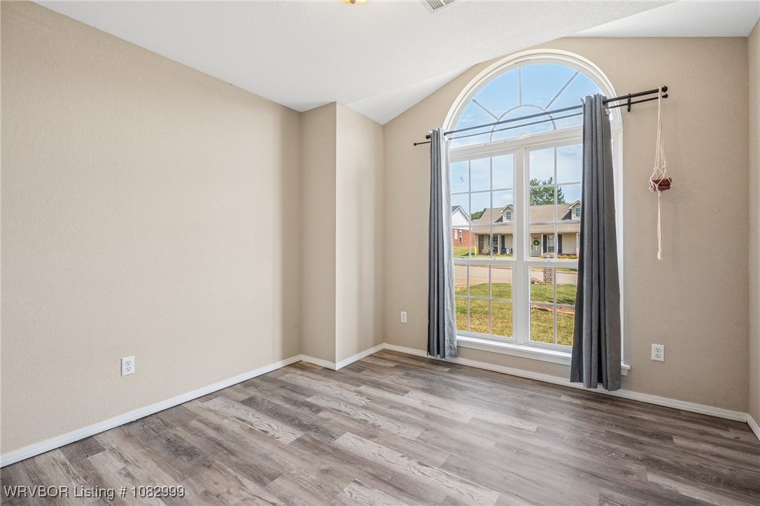 property viewer photo 15