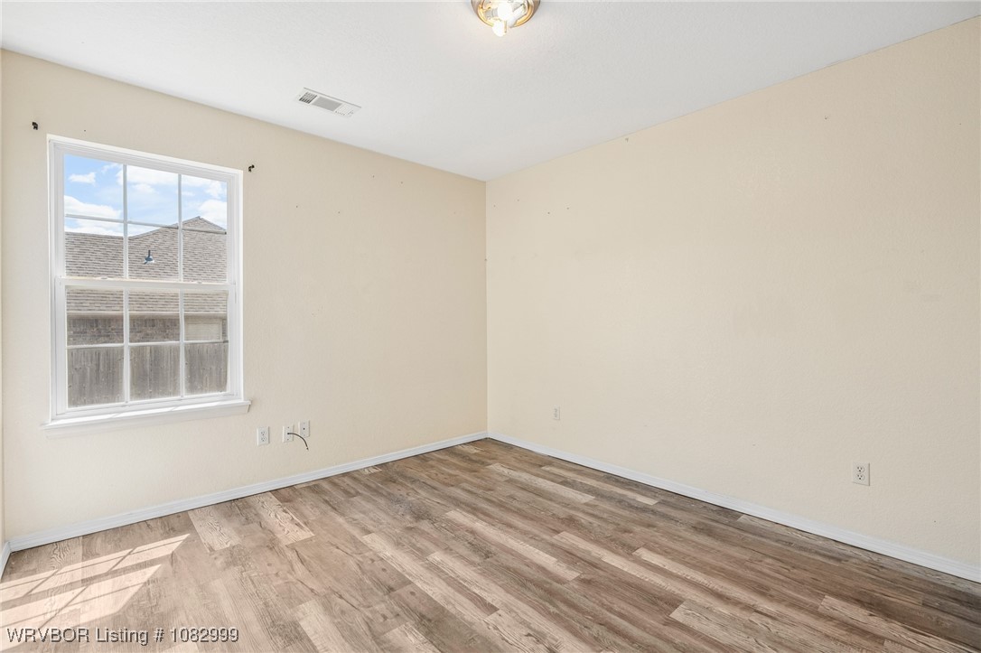 property viewer photo 18