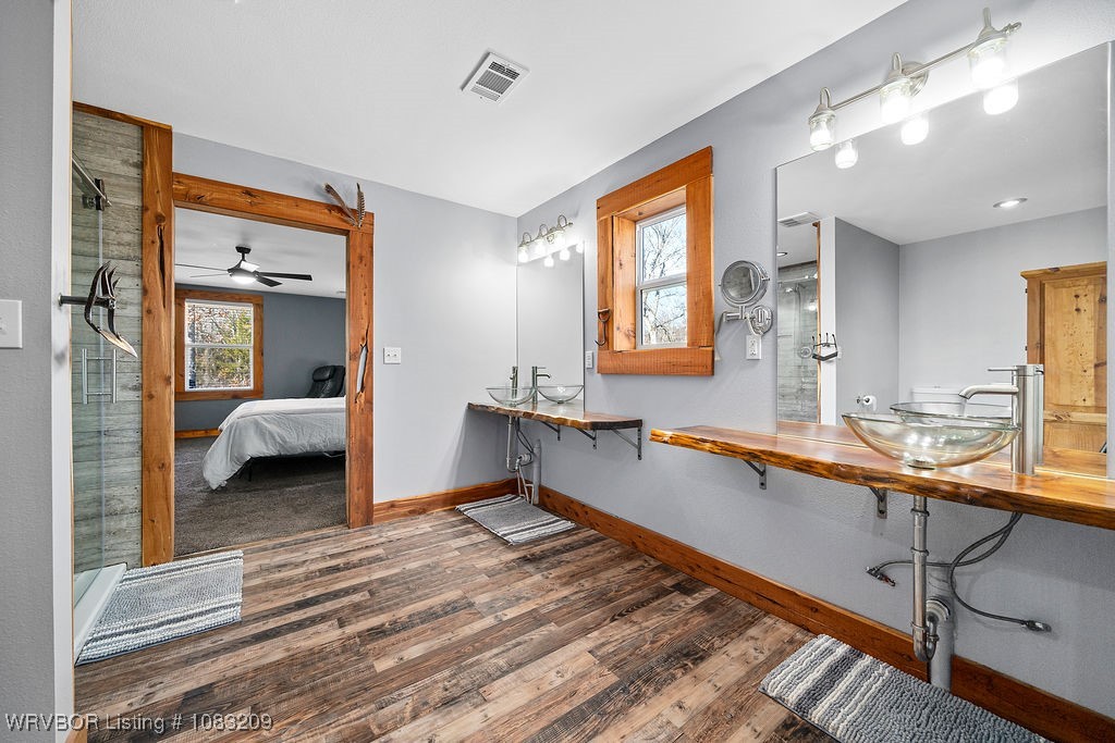 property viewer photo 26