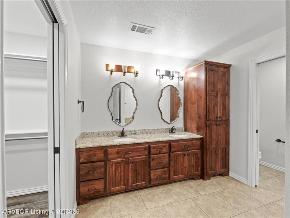 property viewer photo 35