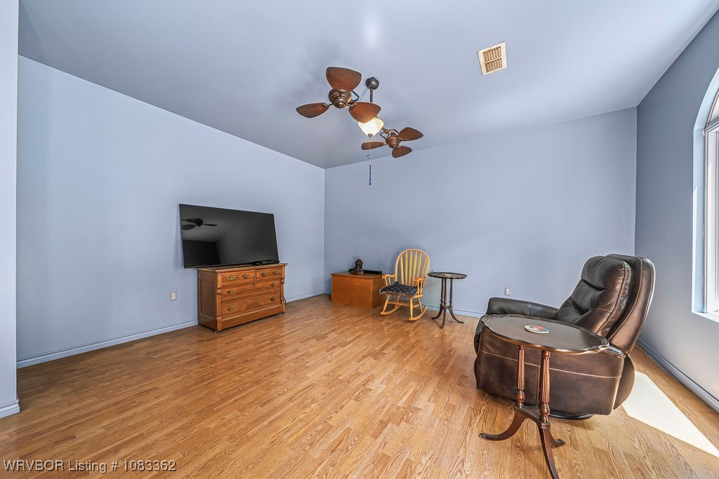 property viewer photo 36