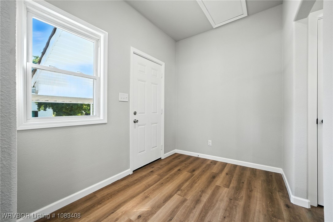 property viewer photo 12