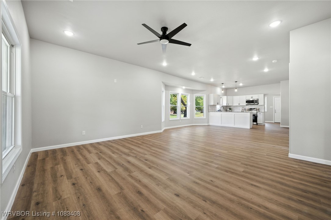 property viewer photo 3