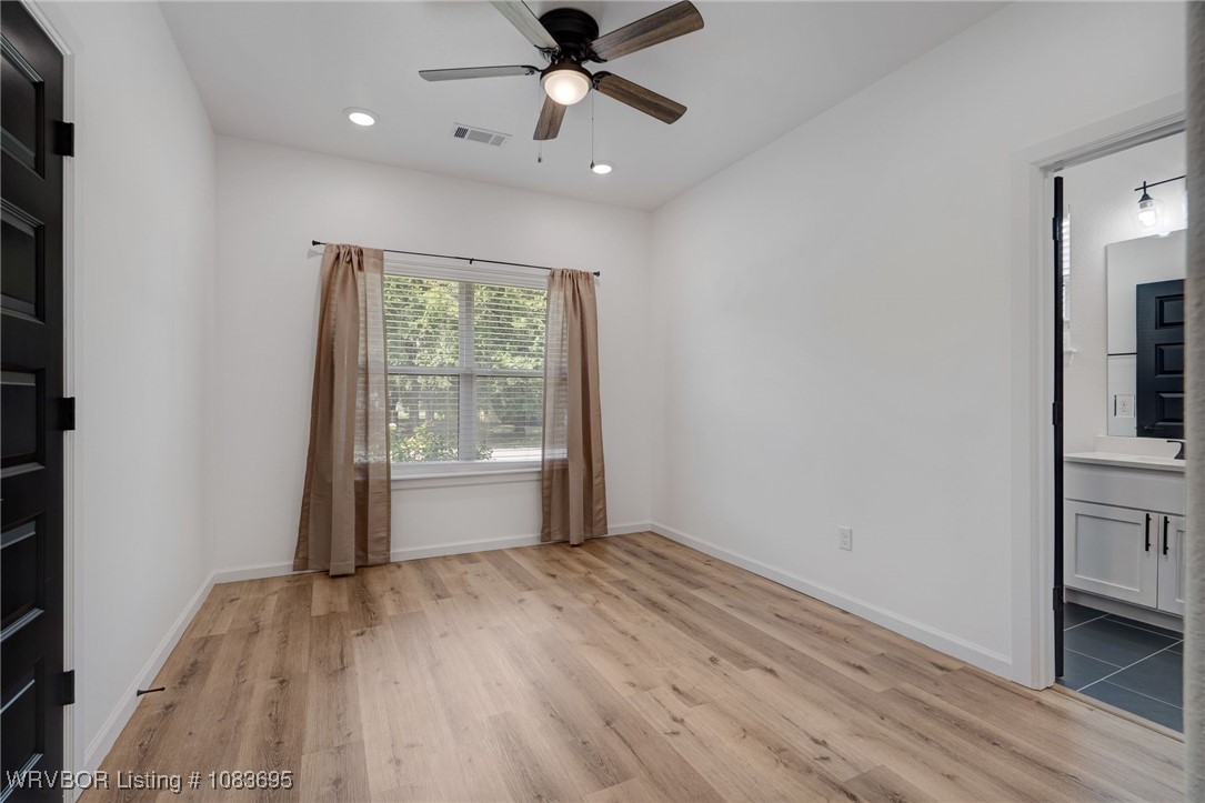 property viewer photo 16