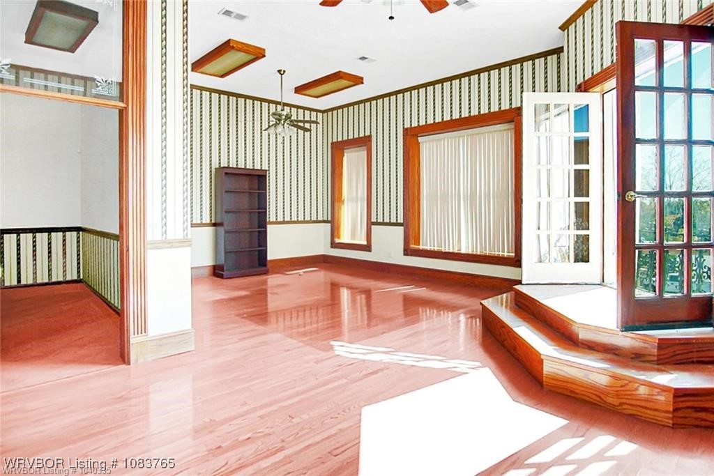 main property photo 18