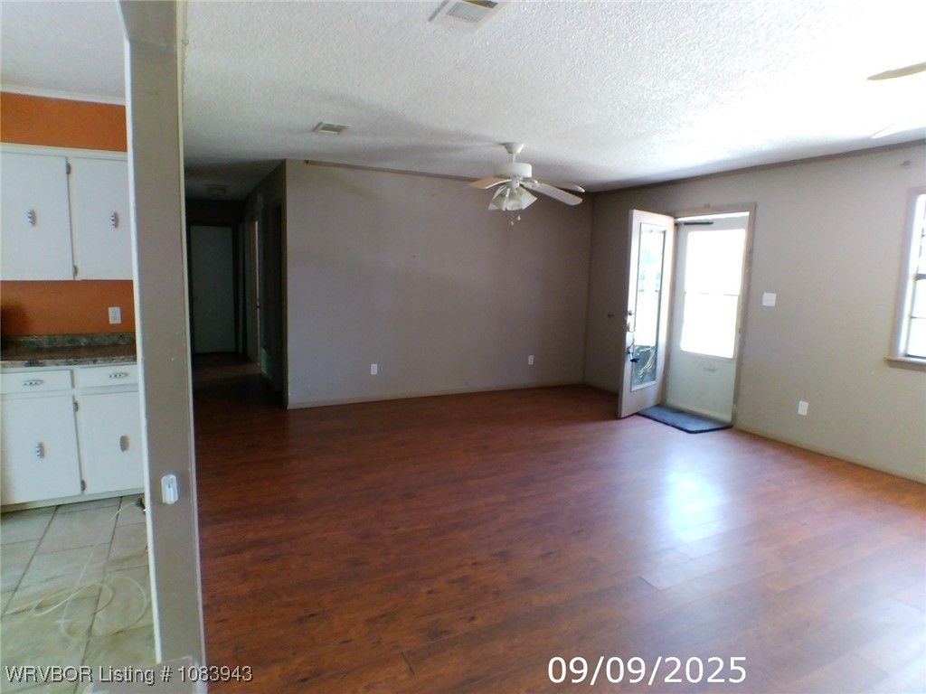 property viewer photo 10