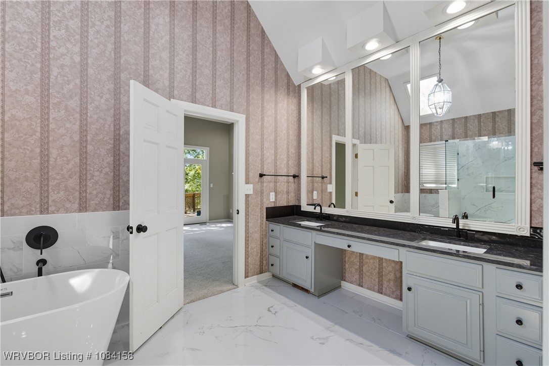property viewer photo 35