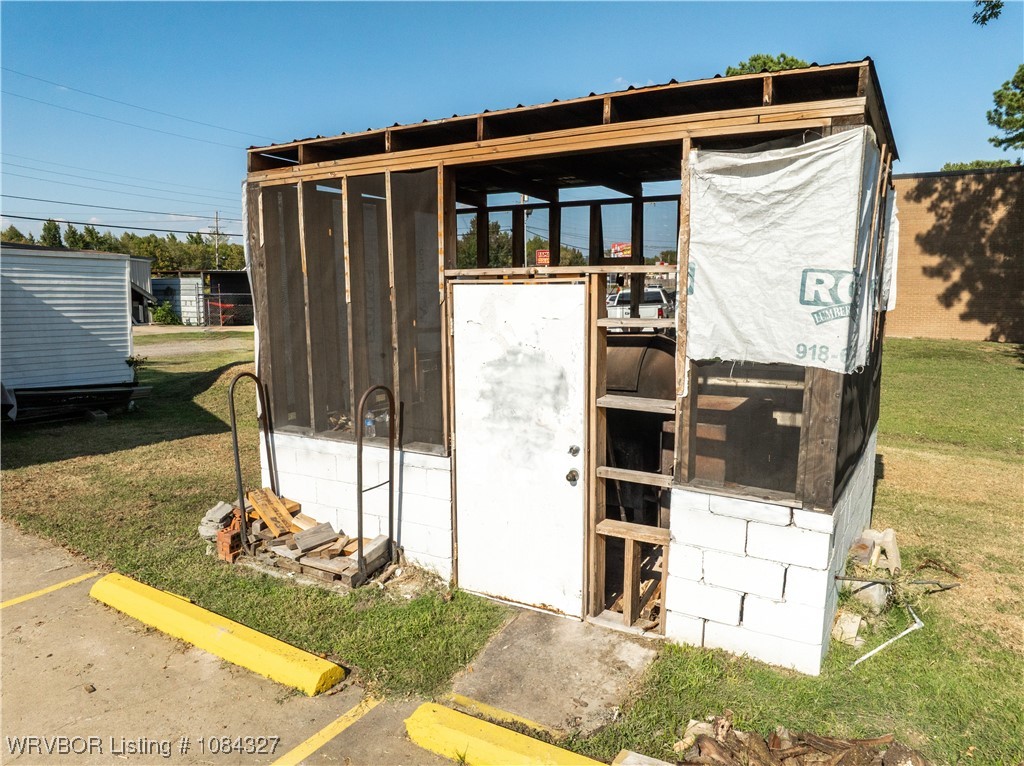 main property photo 30