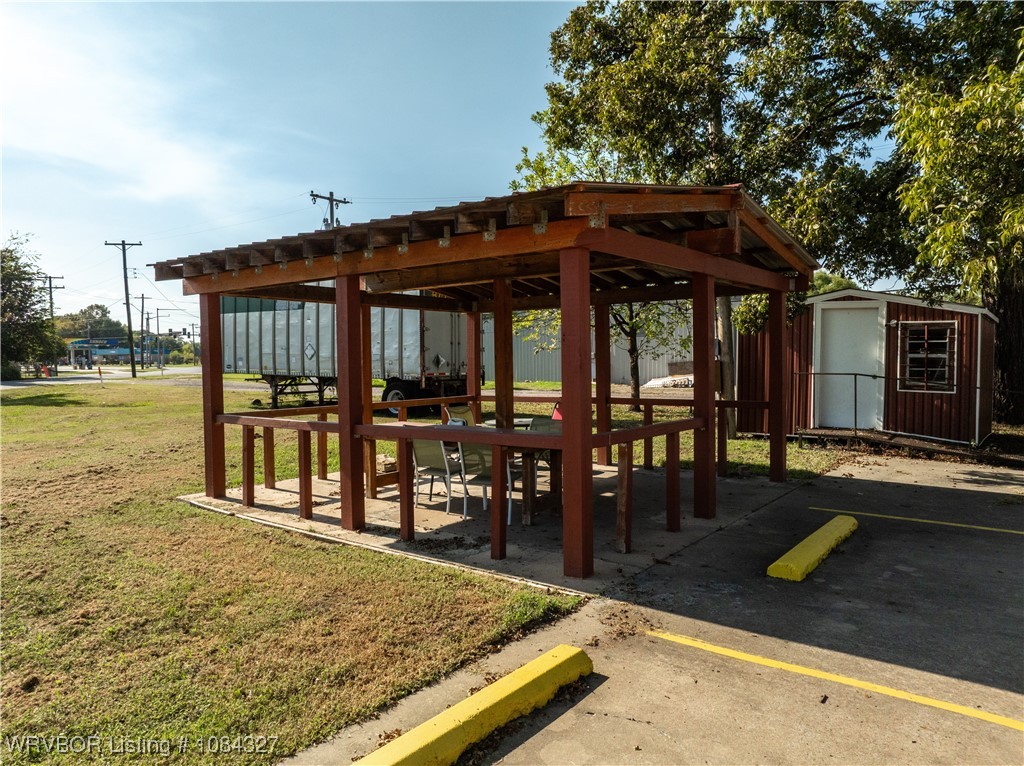 main property photo 4