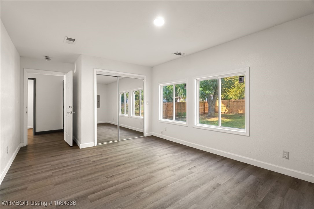 property viewer photo 16