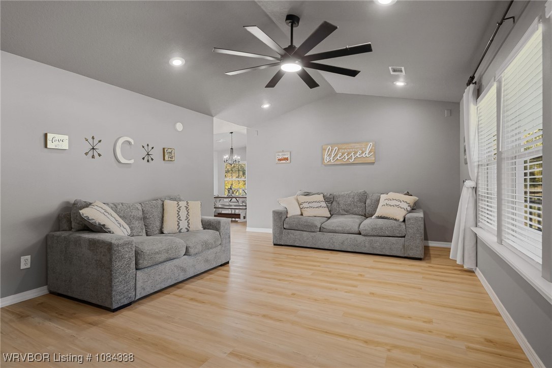 property viewer photo 4