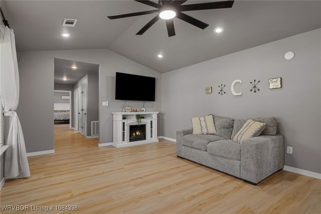property viewer photo 5