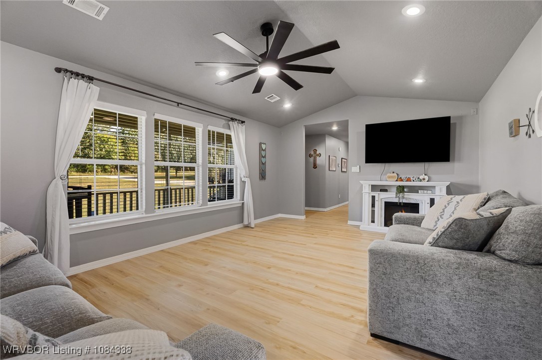 property viewer photo 6