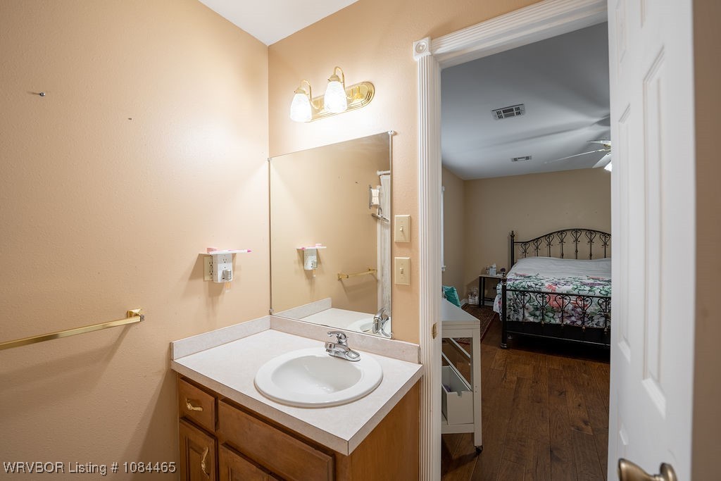 property viewer photo 18