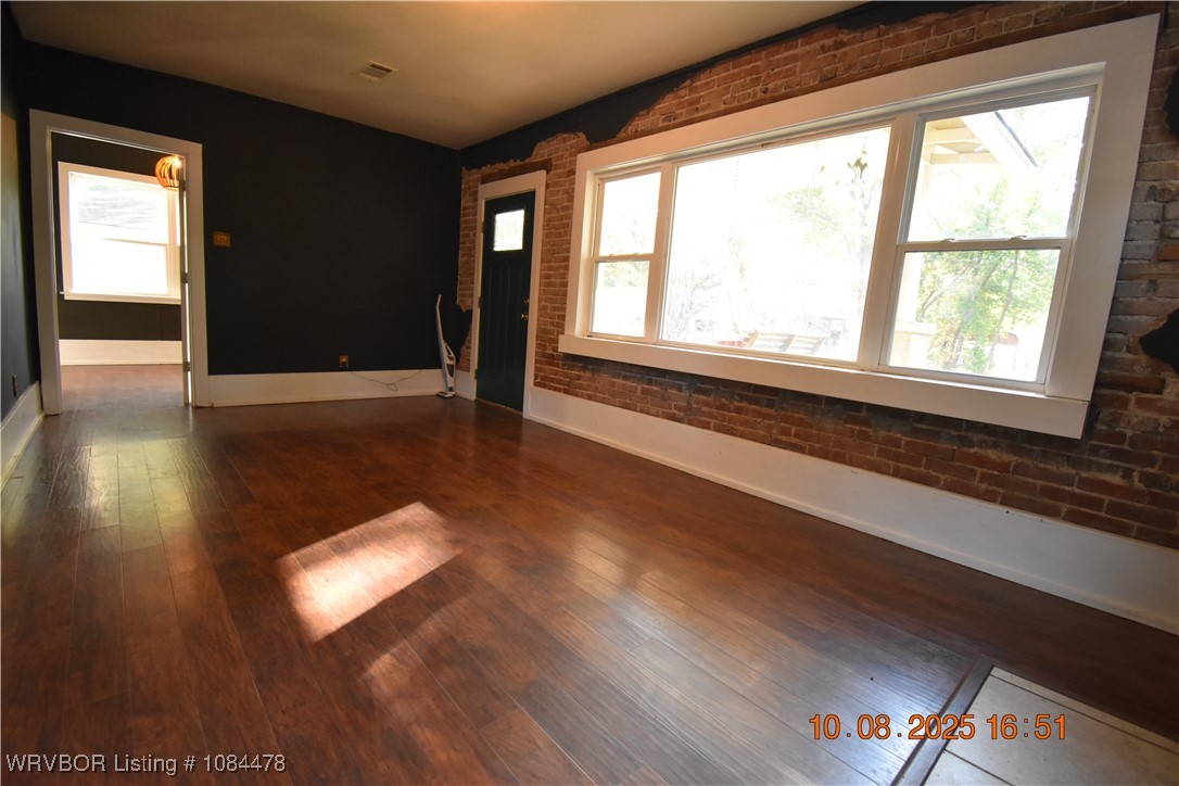 property viewer photo 3