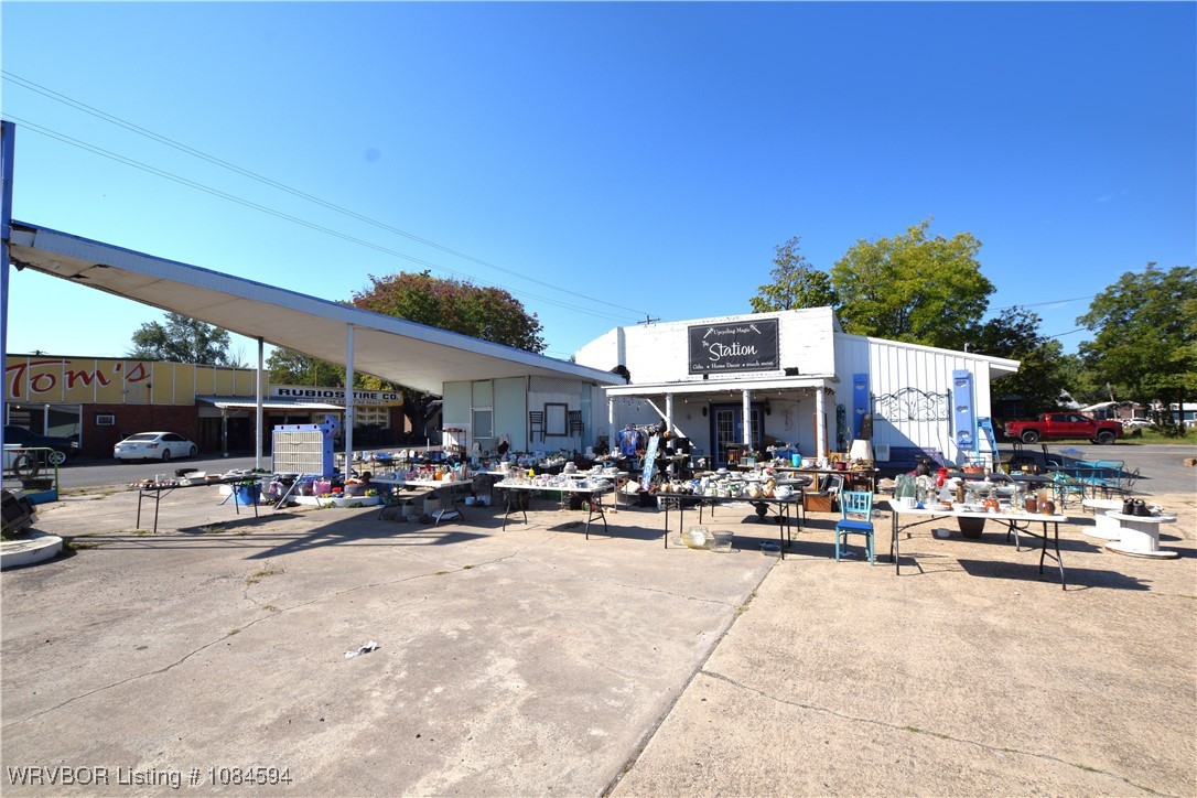 main property photo 11