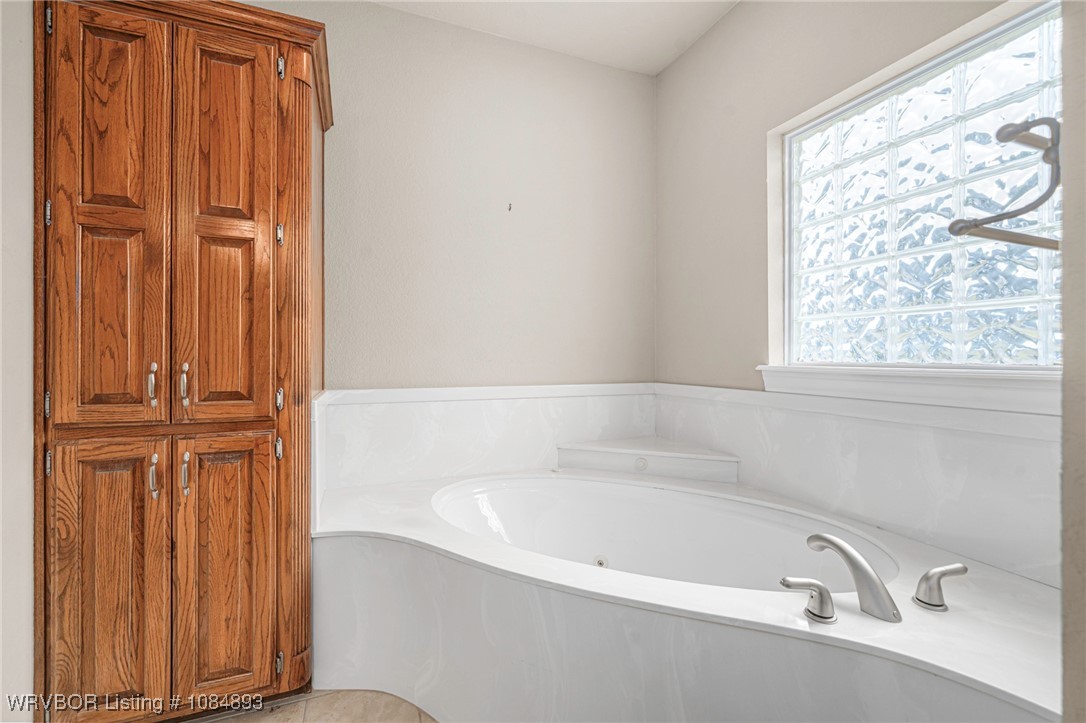 property viewer photo 40